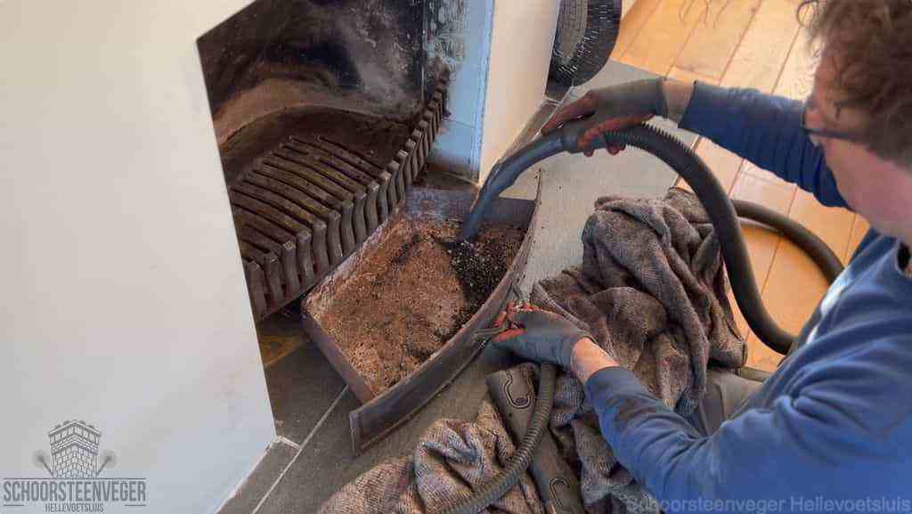 Prijs schoorsteenvegen Hellevoetsluis schouw reinigen Prijs schoorsteenvegen Hellevoetsluis schouw reinigen